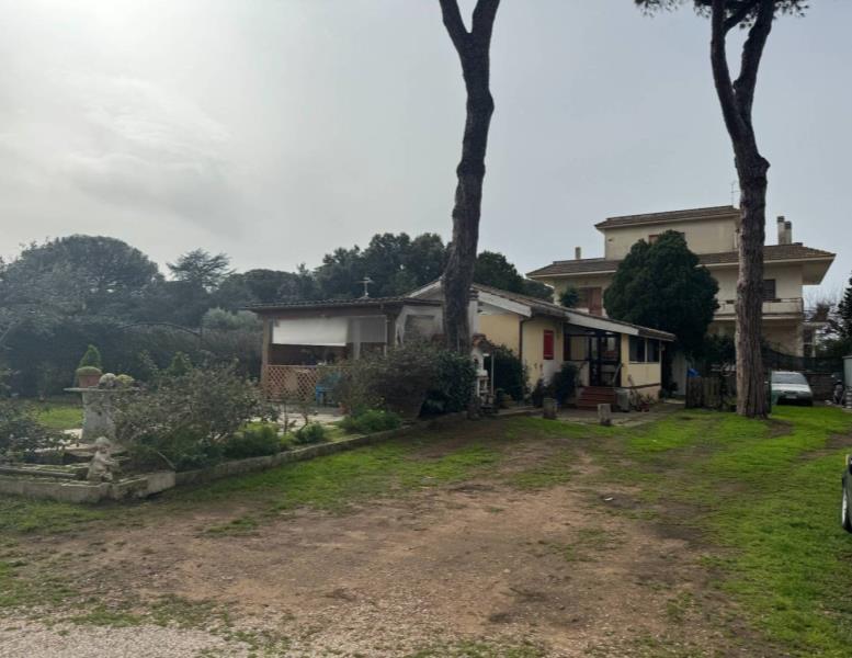 casa indipendente in vendita ad Ardea in zona Colle Romito