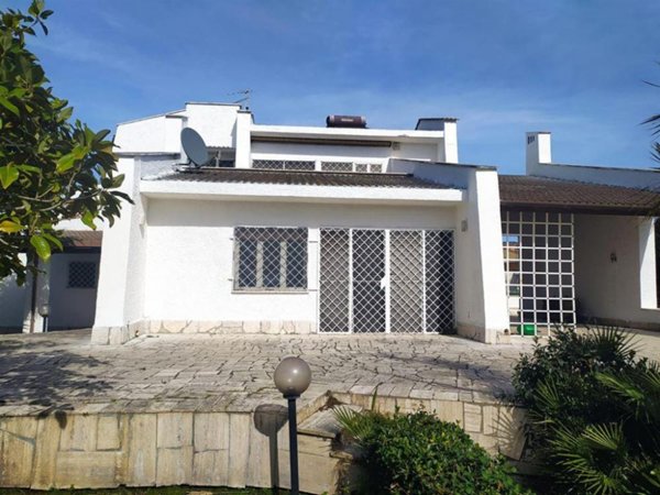 casa indipendente in vendita ad Ardea in zona Marina di Ardea
