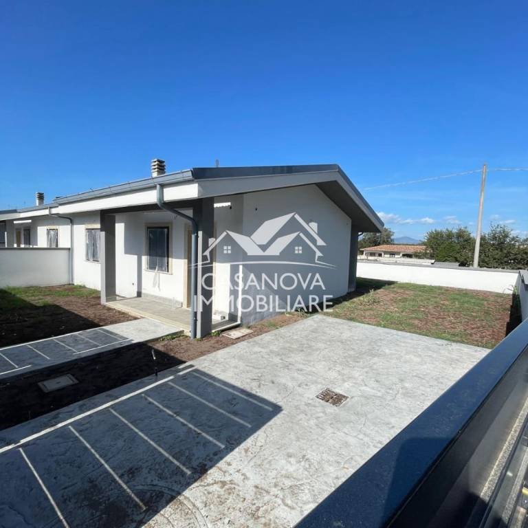 casa indipendente in vendita ad Ardea in zona Nuova Florida
