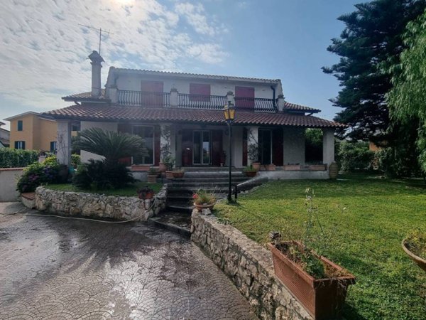casa indipendente in vendita ad Ardea in zona Nuova Florida