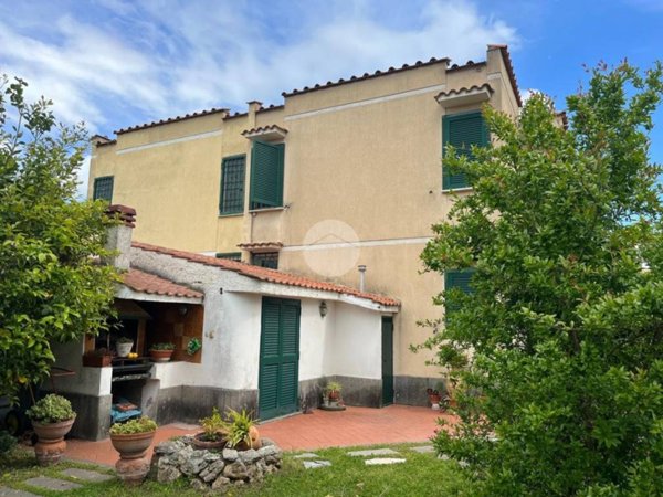 quadrivano in vendita ad Ardea in zona Colle Romito
