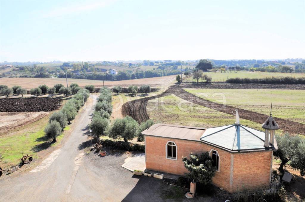 casa indipendente in vendita ad Ardea in zona Montagnano