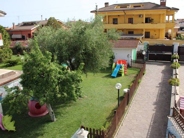 negozio in vendita ad Ardea in zona Nuova Florida