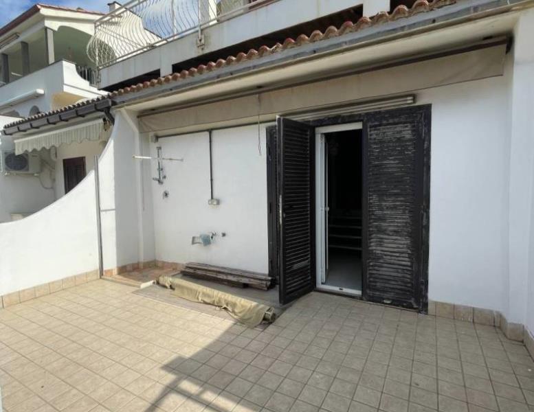 appartamento in vendita ad Ardea in zona Marina di Ardea