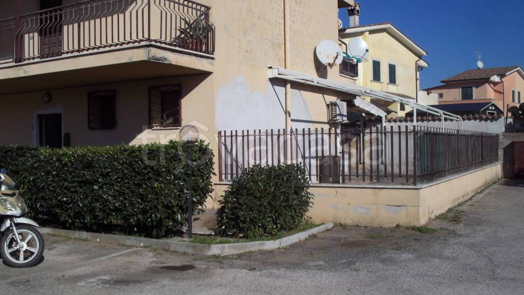 appartamento in vendita ad Ardea in zona Marina di Ardea