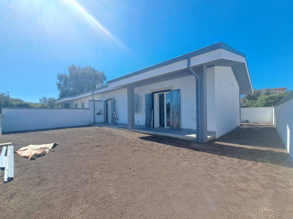 casa indipendente in vendita ad Ardea in zona Nuova Florida