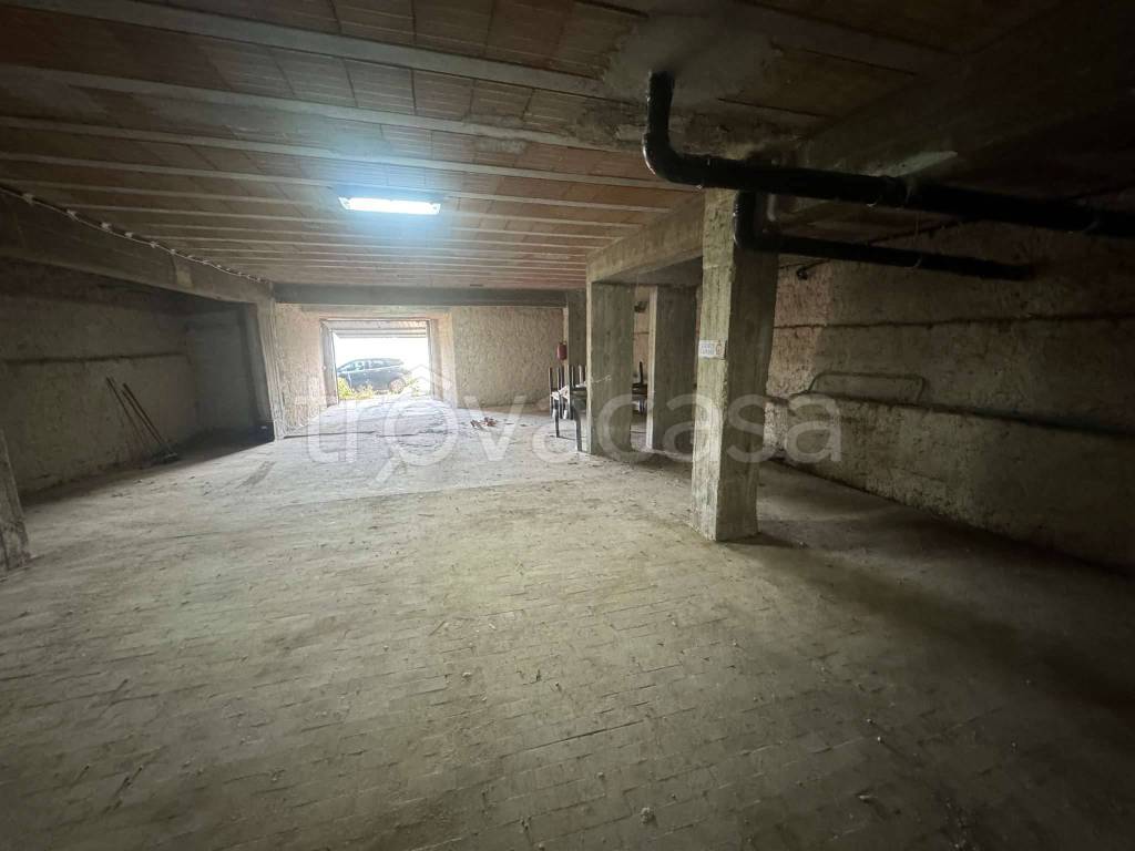 locale commerciale in vendita ad Ardea in zona Nuova California