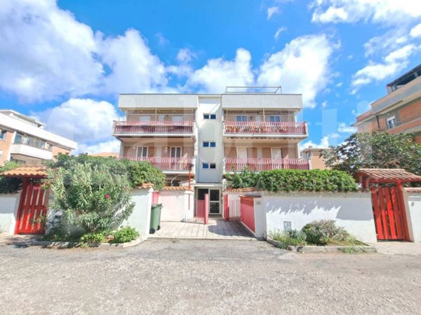 appartamento in vendita ad Ardea in zona Marina di Ardea