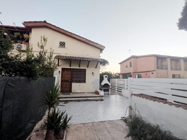 appartamento in vendita ad Ardea in zona Marina di Ardea