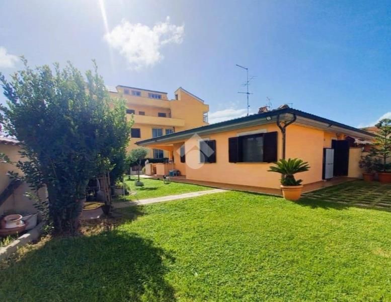 casa indipendente in vendita ad Ardea in zona Nuova Florida