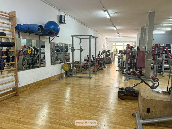 locale di sgombero in vendita ad Ardea