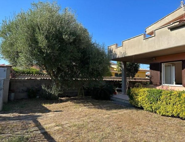 casa indipendente in vendita ad Ardea in zona Nuova California