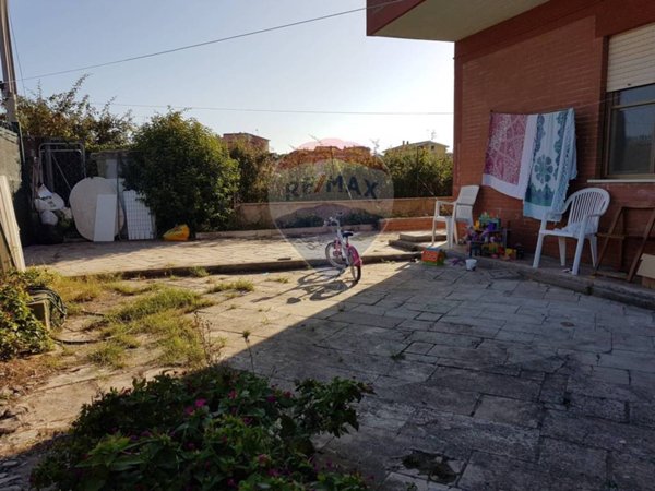 appartamento in vendita ad Ardea in zona Nuova California