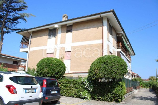 appartamento in vendita ad Ardea in zona Marina di Ardea