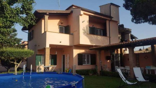 casa indipendente in vendita ad Ardea in zona Marina di Ardea