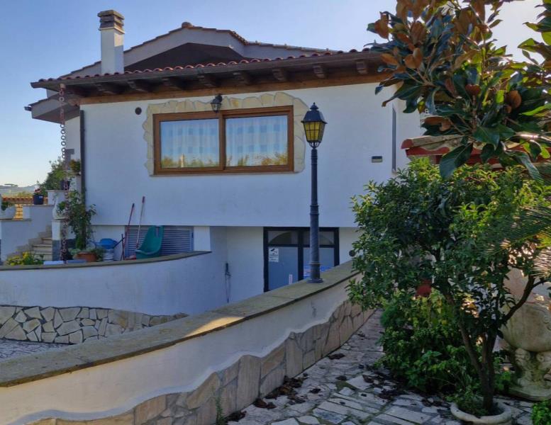 casa indipendente in vendita ad Ardea