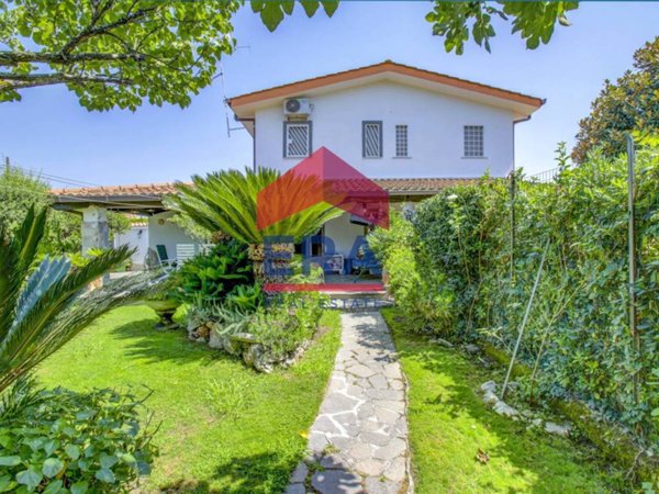 casa indipendente in vendita ad Ardea in zona Colle Romito