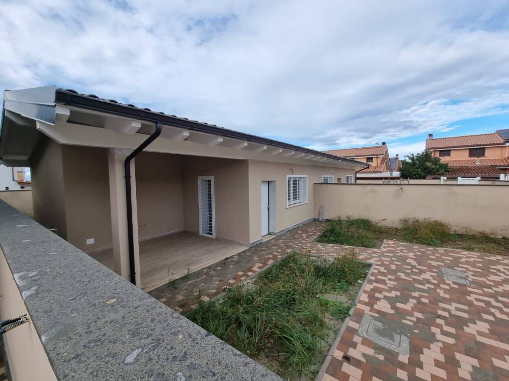 casa indipendente in vendita ad Ardea in zona Nuova California