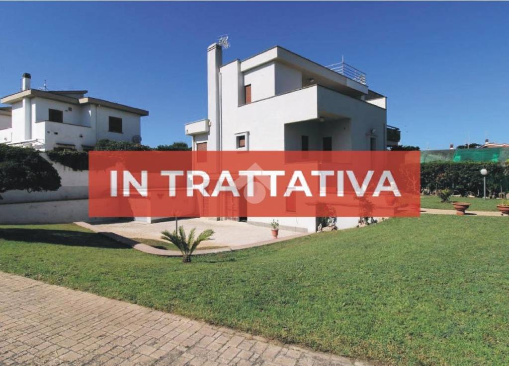 casa indipendente in vendita ad Ardea in zona Lido dei Pini