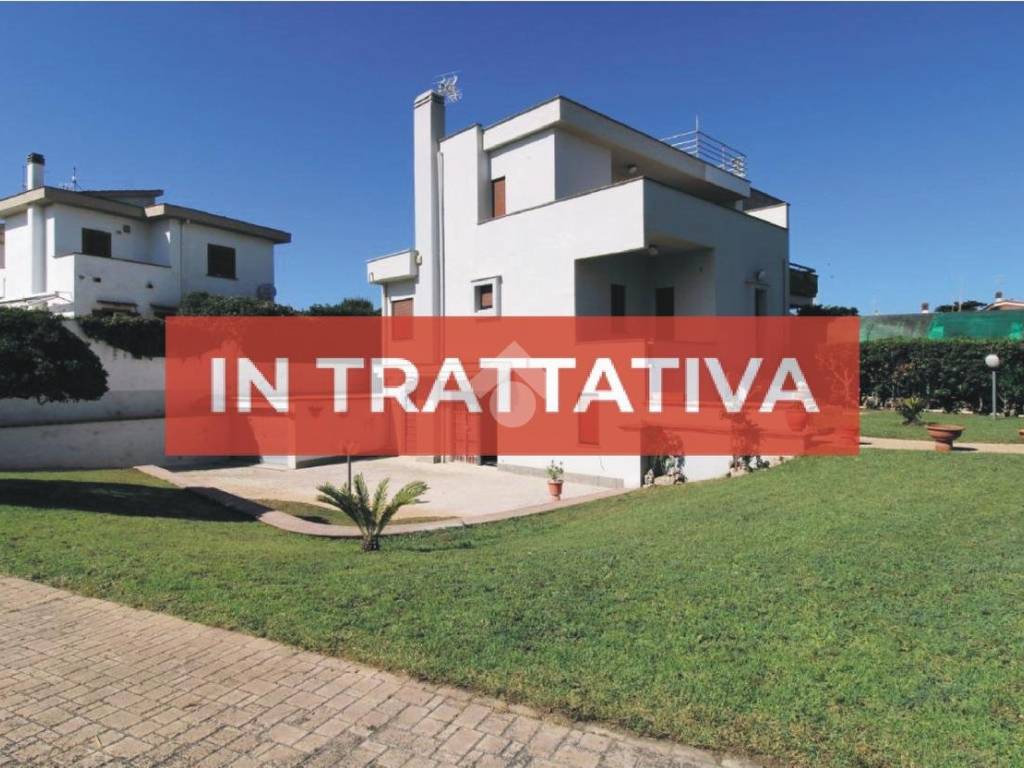 casa indipendente in vendita ad Ardea in zona Lido dei Pini