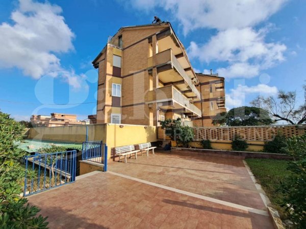 appartamento in vendita ad Ardea in zona Marina di Ardea