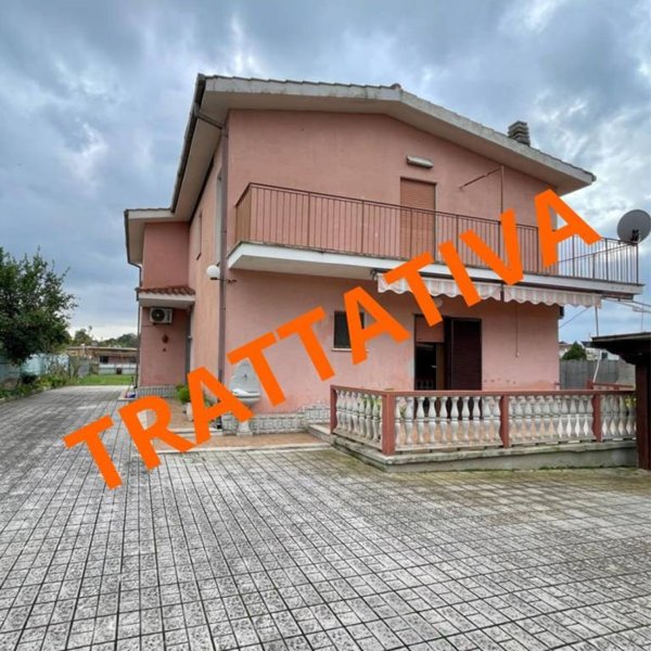 casa indipendente in vendita ad Ardea in zona Banditella