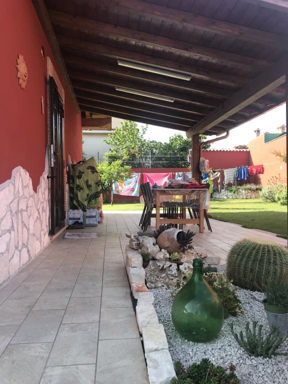 villa in vendita ad Ardea in zona Nuova Florida