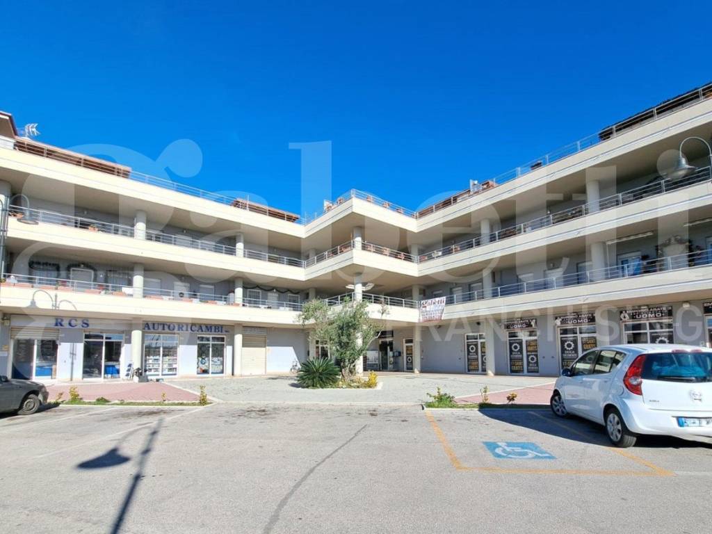 appartamento in vendita ad Ardea in zona Nuova California
