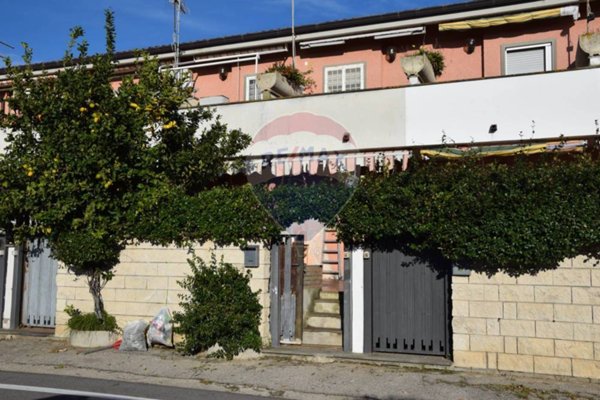 casa indipendente in vendita ad Ardea in zona Lido dei Pini