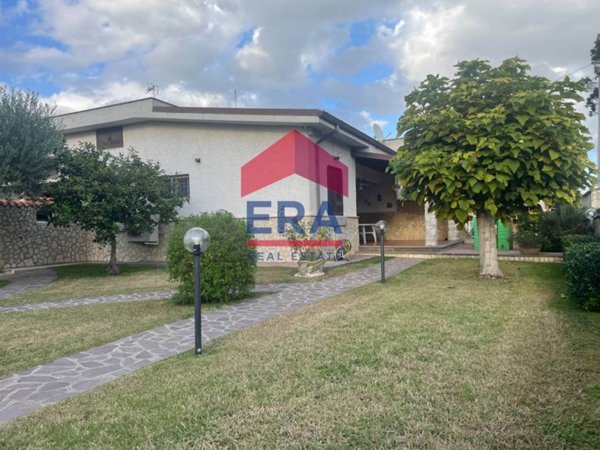 casa indipendente in vendita ad Ardea in zona Colle Romito