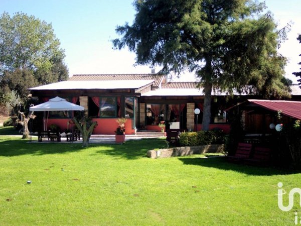 casa indipendente in vendita ad Ardea in zona Lido dei Pini