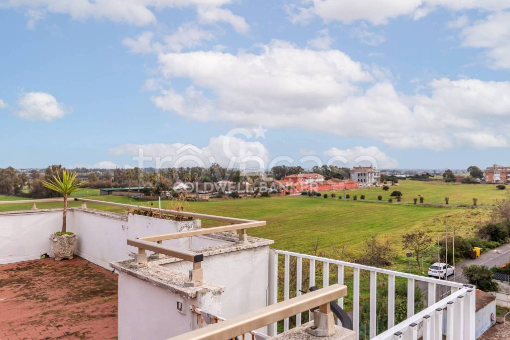 appartamento in vendita ad Ardea in zona Marina di Ardea