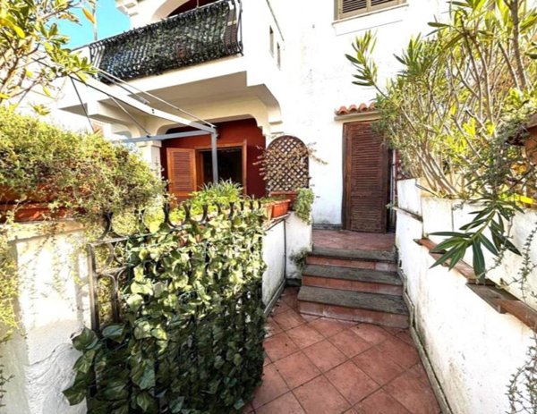 casa indipendente in vendita ad Ardea in zona Marina di Ardea