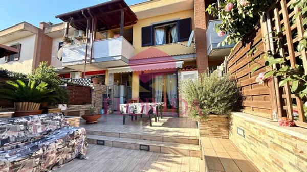 casa indipendente in vendita ad Ardea in zona Marina di Ardea