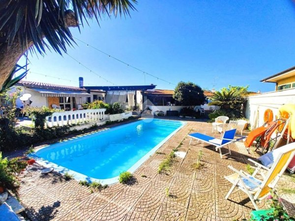 casa indipendente in vendita ad Ardea in zona Nuova Florida