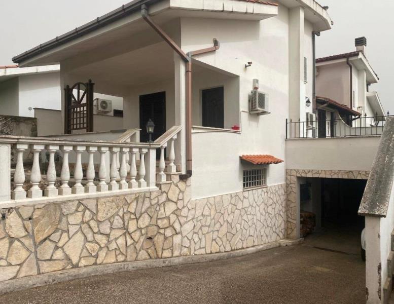 casa indipendente in vendita ad Ardea in zona Nuova Florida