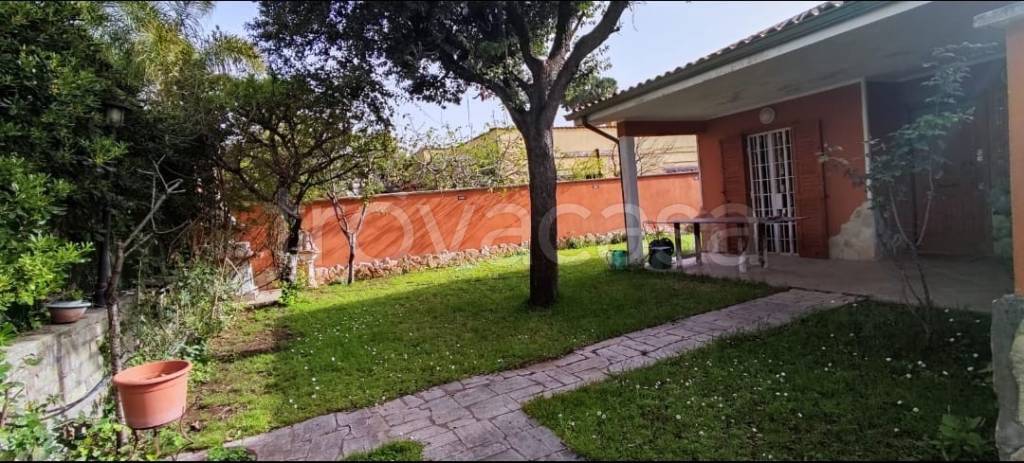 casa indipendente in vendita ad Ardea in zona Colle Romito
