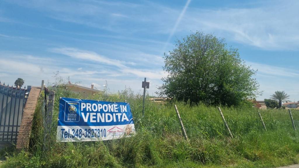 terreno edificabile in vendita ad Ardea in zona Nuova Florida