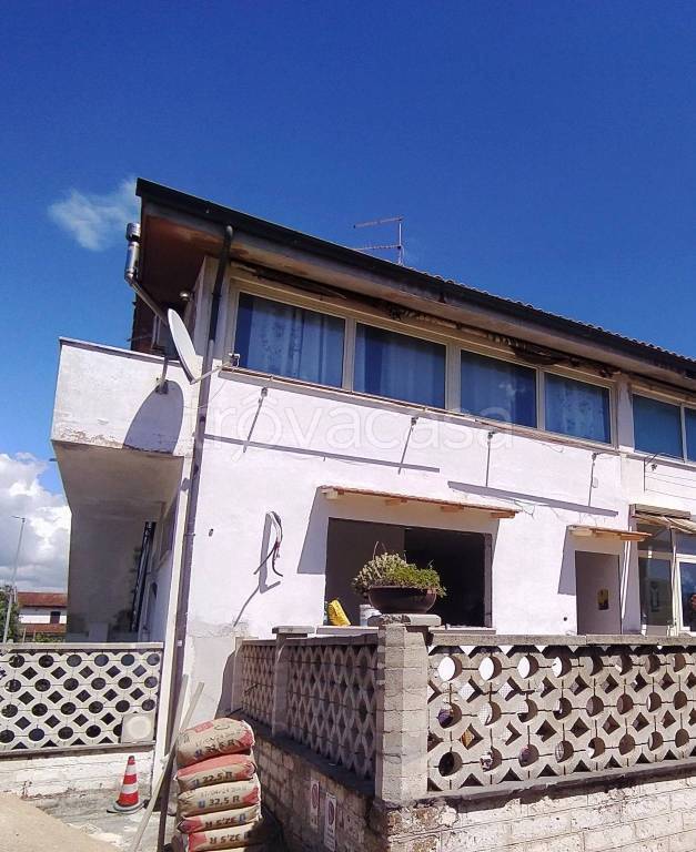 appartamento in vendita ad Ardea in zona Nuova California