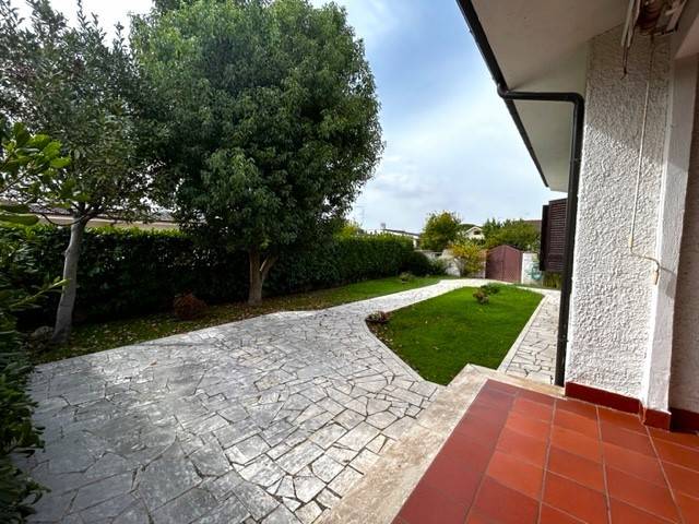 casa indipendente in vendita ad Ardea in zona Colle Romito