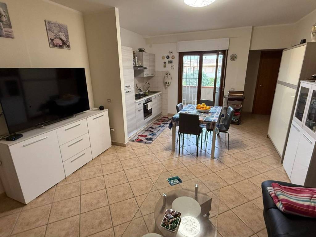 appartamento in vendita ad Ardea in zona Marina di Ardea
