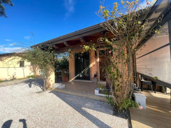 casa indipendente in vendita ad Ardea in zona Nuova California