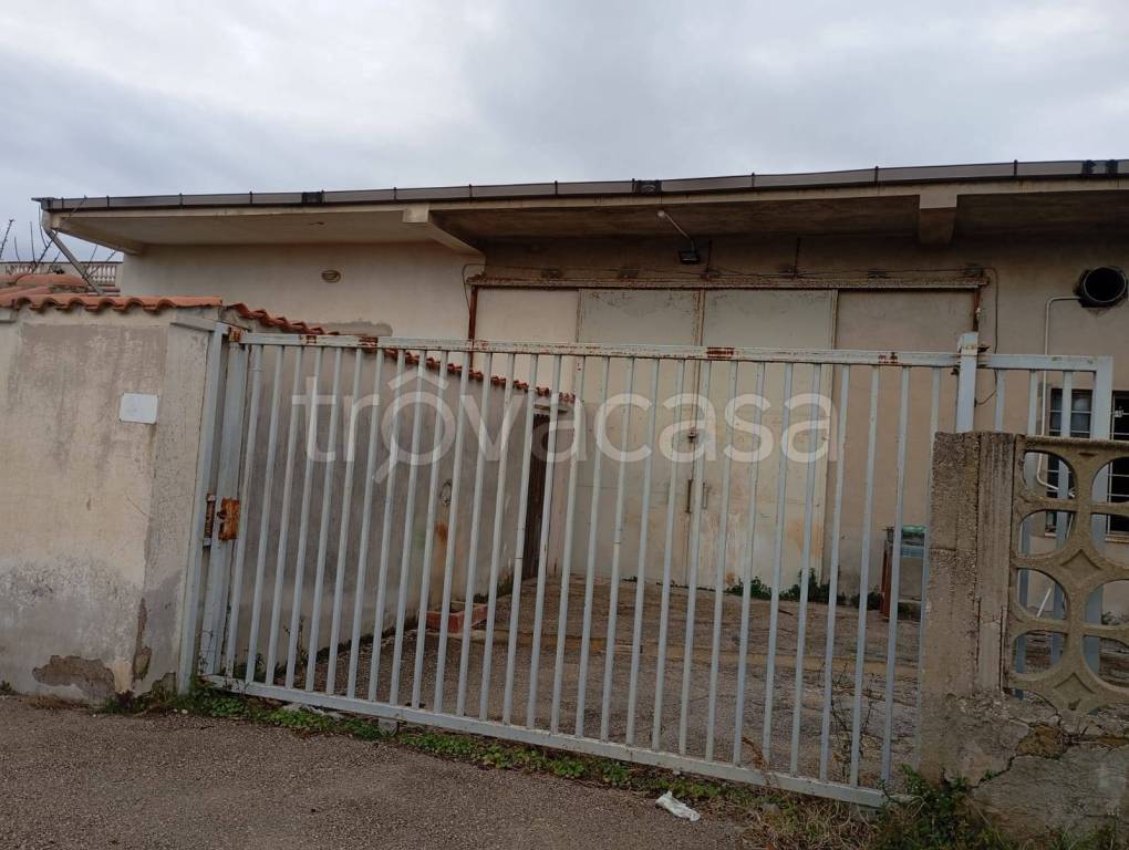 appartamento in vendita ad Ardea in zona Marina di Ardea