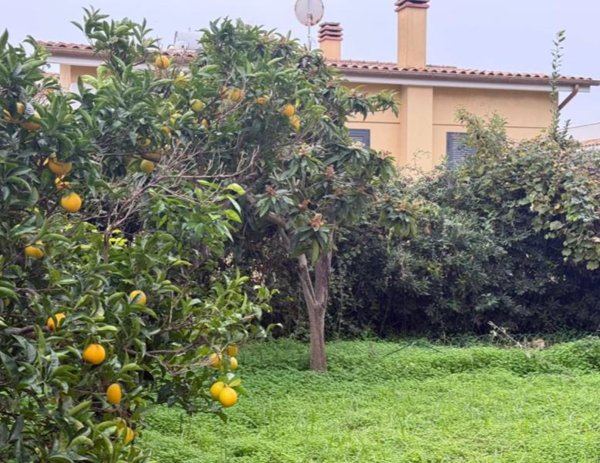 casa indipendente in vendita ad Ardea in zona Lido dei Pini