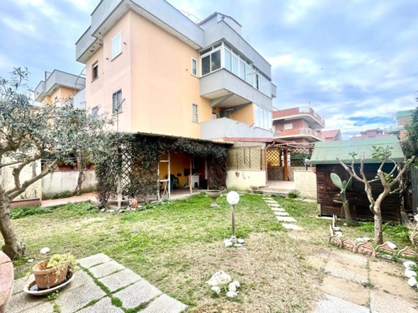 appartamento in vendita ad Ardea in zona Marina di Ardea
