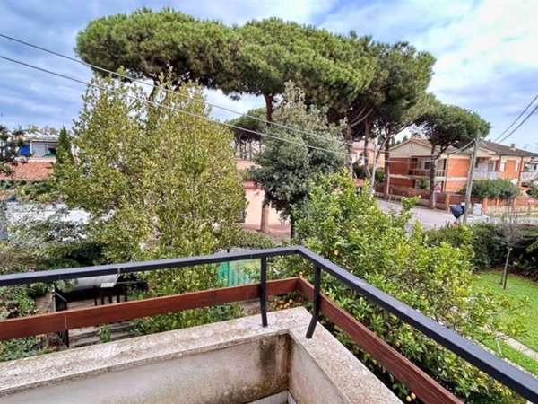 casa indipendente in vendita ad Ardea in zona Marina di Ardea