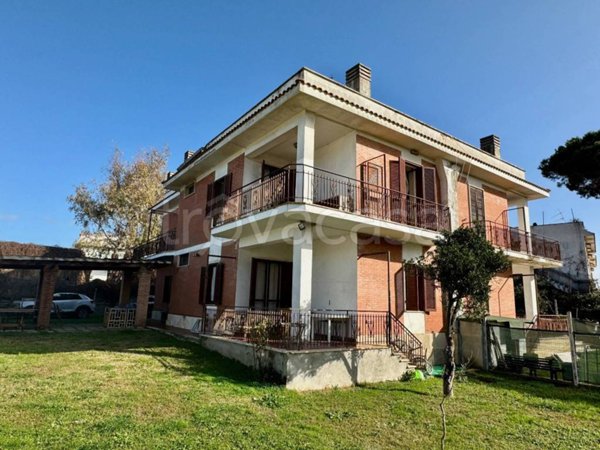 casa indipendente in vendita ad Ardea in zona Marina di Ardea