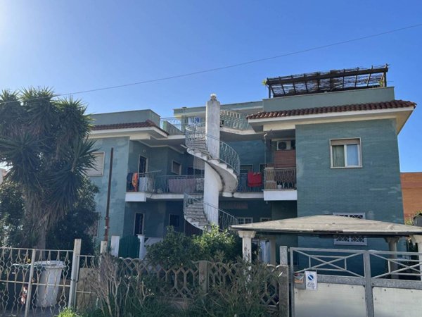 appartamento in vendita ad Ardea in zona Marina di Ardea