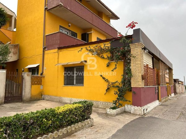 appartamento in vendita ad Ardea in zona Marina di Ardea