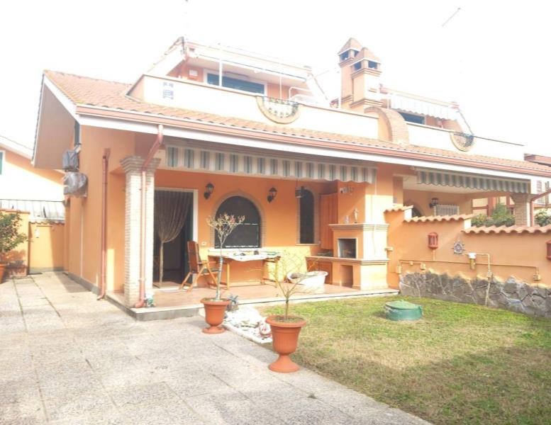 casa indipendente in vendita ad Ardea in zona Colle Romito